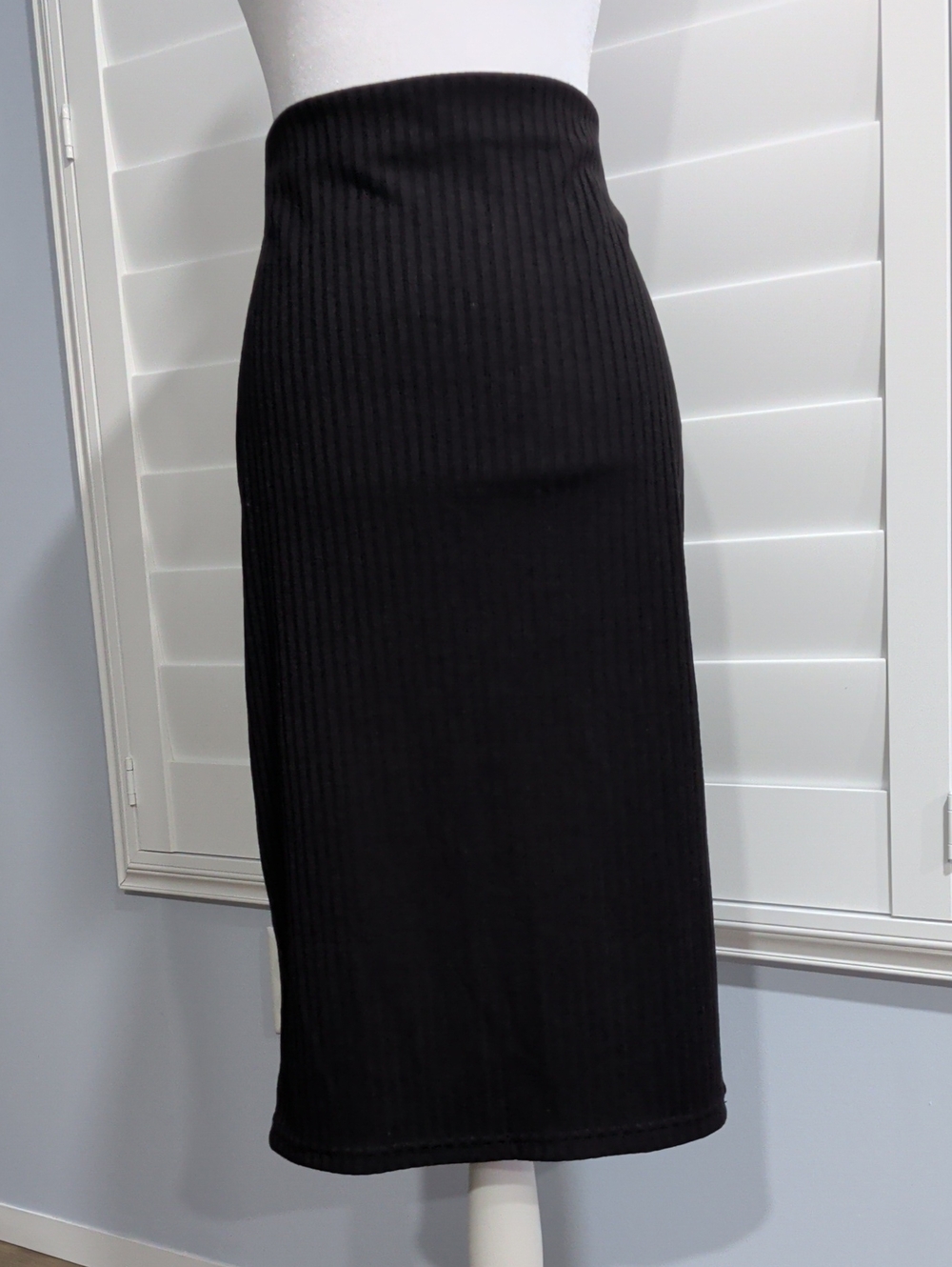 NWOT Urban Coco Black Ribbed Knit Midi Skirt - Ribbed